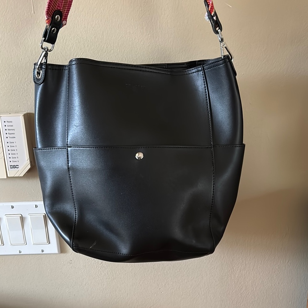 BROMEN Black Leather Shoulder Bag